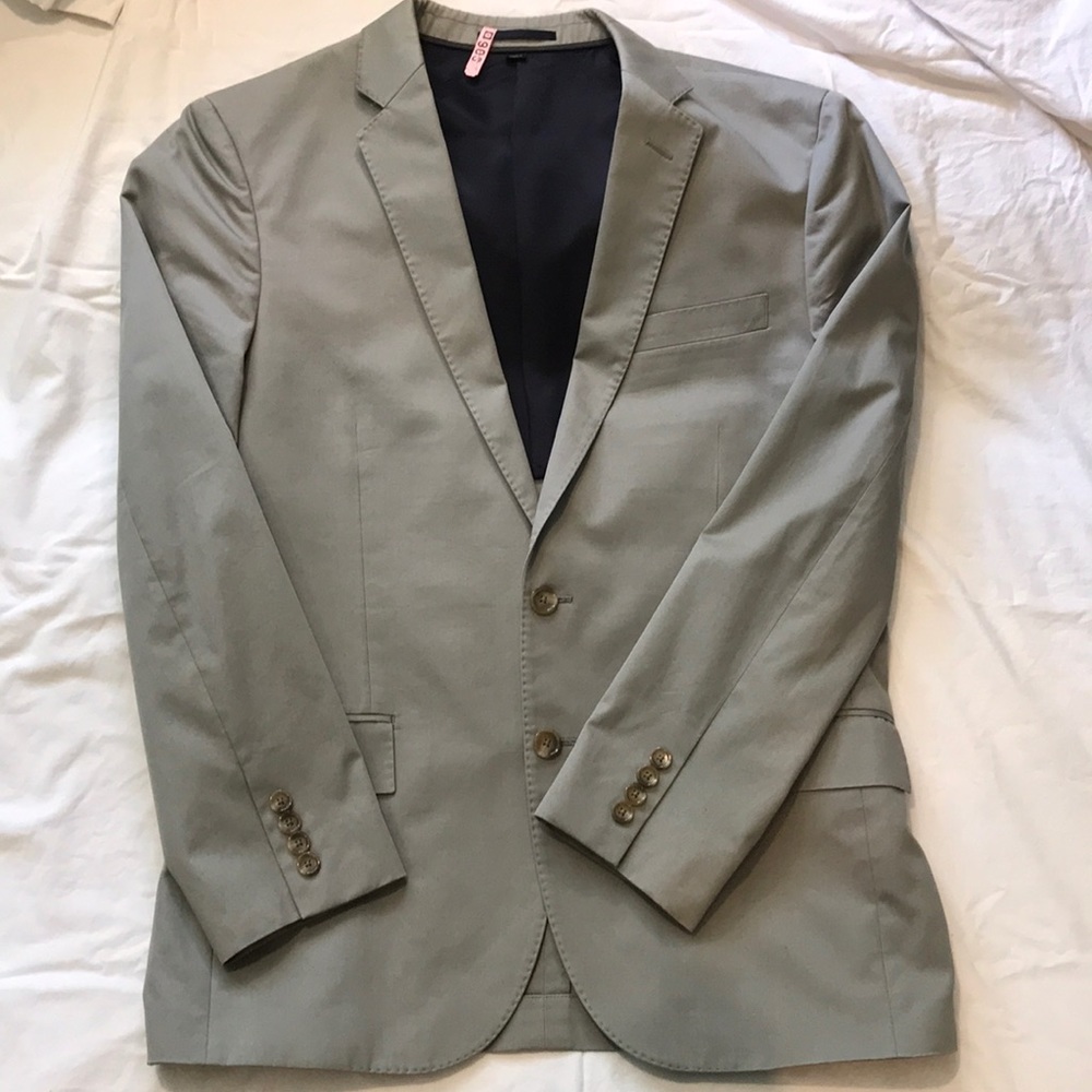Ludlow suit